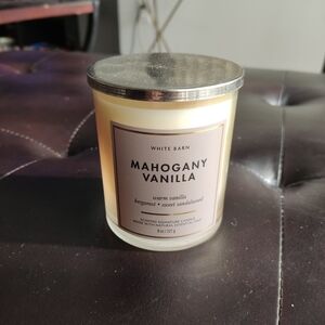 White Barn Mahogany Vanilla Scent Candle - Cream with Silver Lid